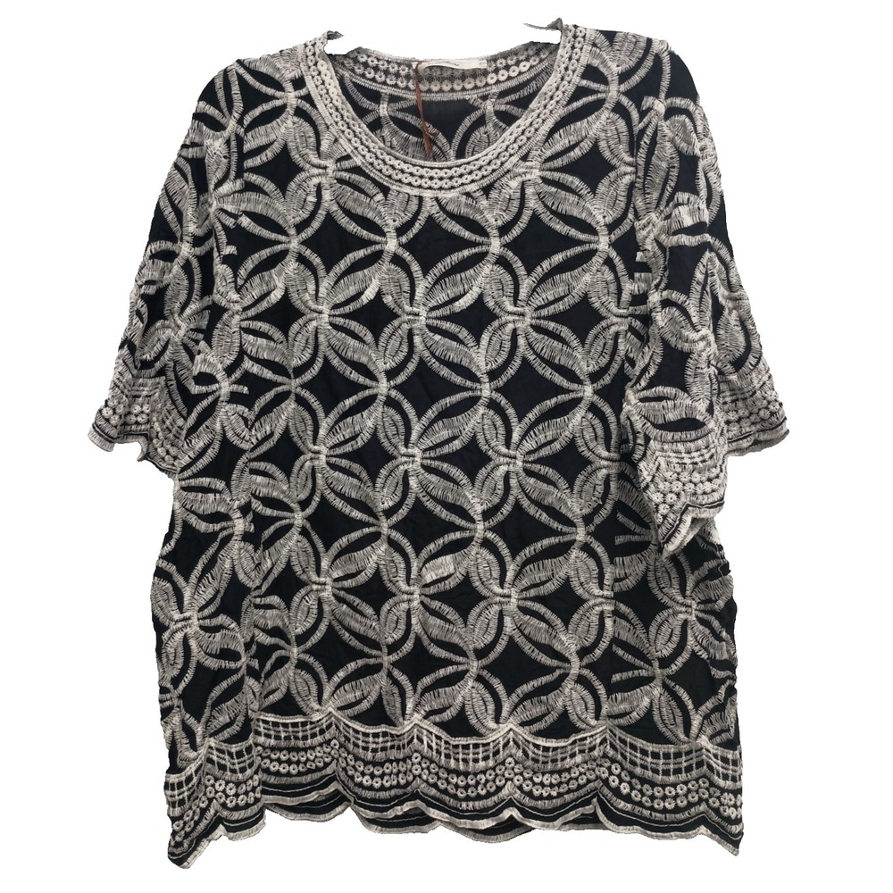 Solitaire BOHO Top Womens 2X Black White Allover Embroidered Short Sleeve NWT